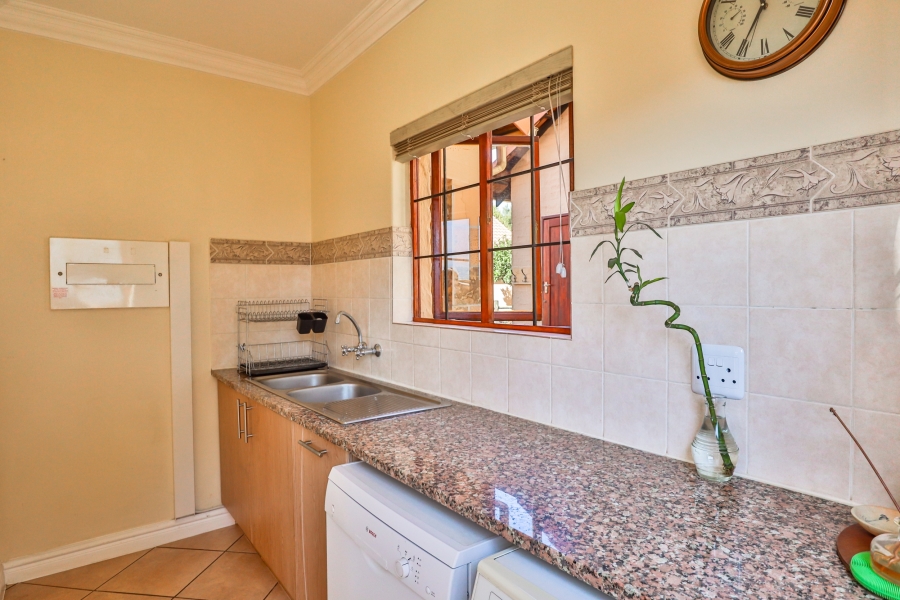 To Let 3 Bedroom Property for Rent in The Coves North West